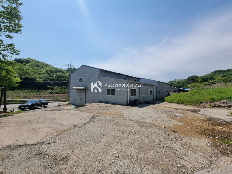 충남 금산군 추부면 용지리 주1동 2차선 도로에 있는 사무동 공간 따로 있는 착한금액 공장 매매 매물번호 11980 사진 3